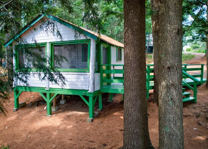 Getogether Pines Lakeside Cabin Resort